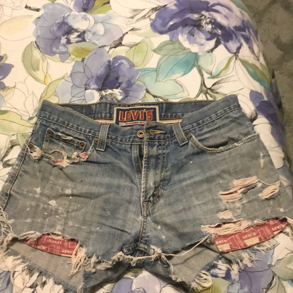 Levi’s cut off shorts